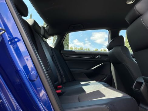 Used 2018 Honda Accord Sport image 18