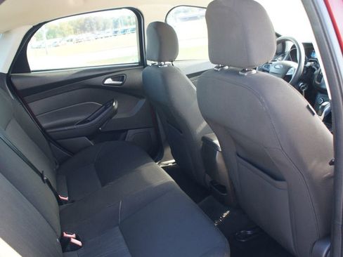 Used 2015 Ford Focus SE image 20