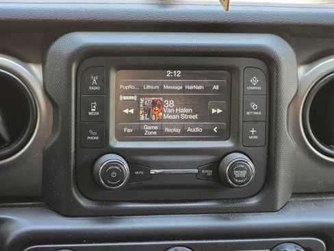 Used 2018 Jeep Wrangler Unlimited Sport S AWD/4WD image 8