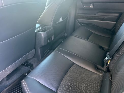 Used 2024 Toyota Tacoma Limited w/ Limited Package (LT) image 9