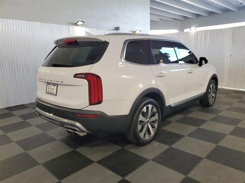 Certified 2022 Kia Telluride EX w/ EX Premium Package image 6