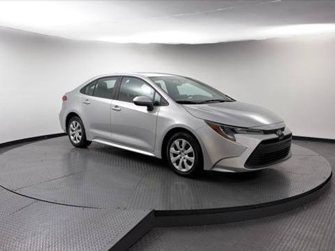 Used 2024 Toyota Corolla LE FWD image 11
