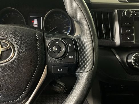 Used 2018 Toyota RAV4 LE w/ Carpet Mat Package AWD/4WD image 26