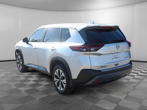 Used 2023 Nissan Rogue SV image 6