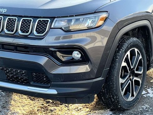 Used 2023 Jeep Compass Limited image 8