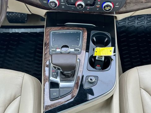 Used 2017 Audi Q7 3.0T Premium Plus image 16