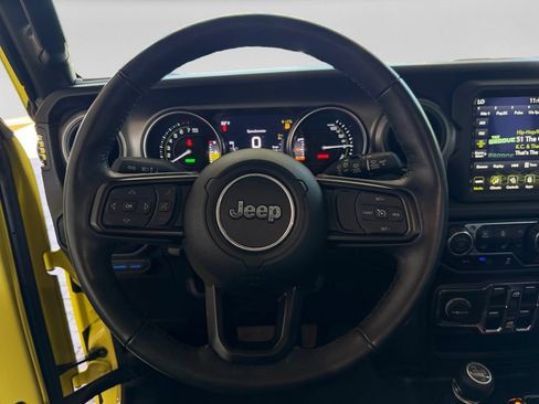 Used 2023 Jeep Wrangler Unlimited w/ Cold Weather Group AWD/4WD image 12
