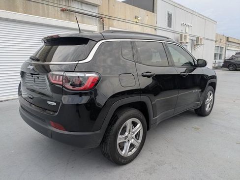 Used 2023 Jeep Compass Latitude w/ Sun and Sound Group AWD/4WD image 3
