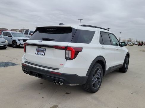 New 2026 Ford Explorer ST image 3