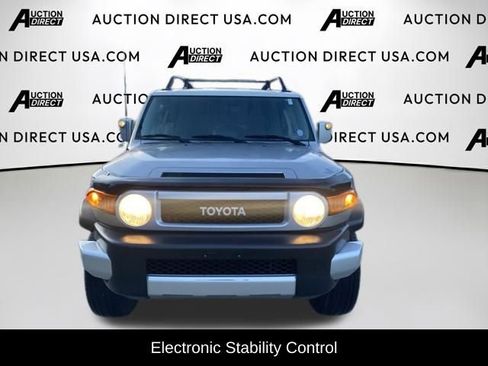 Used 2010 Toyota FJ Cruiser 4WD image 2