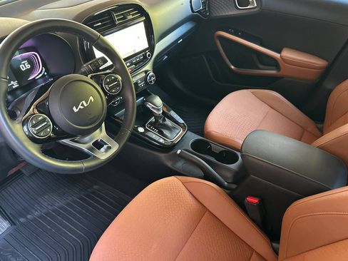 Certified 2025 Kia Soul EX FWD image 10