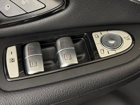 Used 2018 Mercedes-Benz GLC 300 image 13