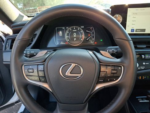 Certified 2023 Lexus ES 350 w/ Premium Package image 20