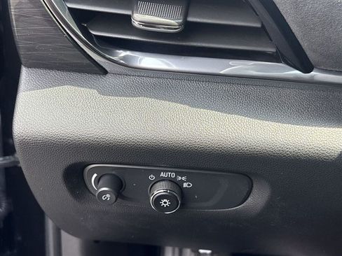 Certified 2023 Chevrolet Traverse High Country FWD image 18