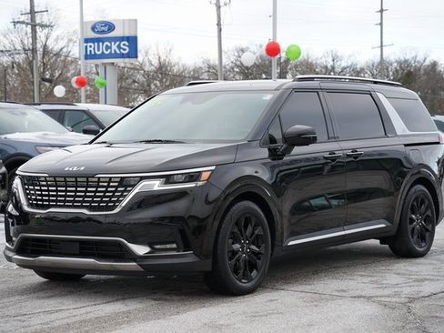 Used 2024 Kia Carnival SX image 3