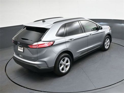 Used 2024 Ford Edge SE image 28