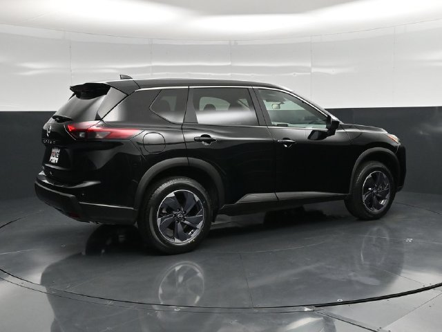 Used 2026 Nissan Rogue SV FWD image 3