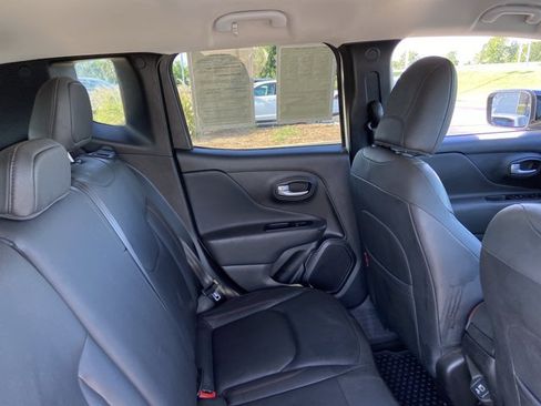 Used 2023 Jeep Renegade Trailhawk w/ Trailhawk Elite Group AWD/4WD image 21