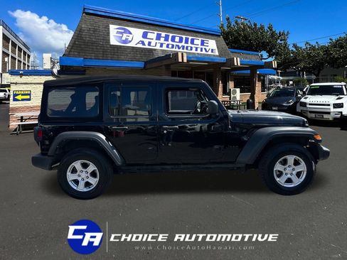 Used 2022 Jeep Wrangler Unlimited Sport AWD/4WD image 9