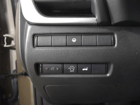 Used 2025 Nissan Rogue SV AWD/4WD image 14