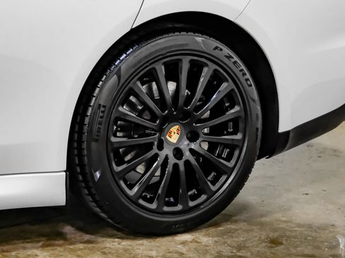 Used 2014 Porsche Panamera S image 37