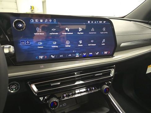 New 2026 Chevrolet Traverse LT w/ Sun and Wheel Package FWD image 12
