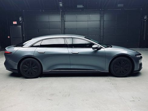 Used 2025 Lucid Air Pure RWD image 8
