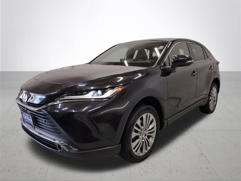 Used 2022 Toyota Venza Limited w/ Advanced Technology Package AWD/4WD image 2