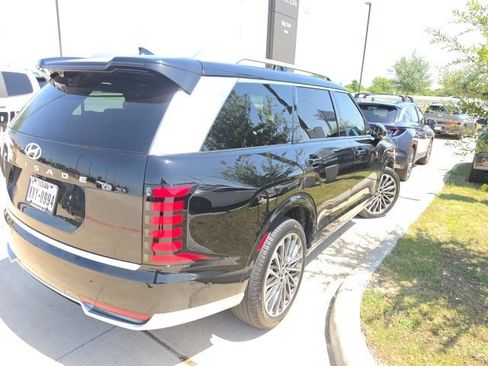 Used 2026 Hyundai Palisade Calligraphy FWD image 5