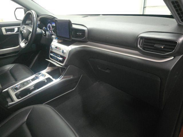 Used 2023 Ford Explorer XLT w/ Equipment Group 202A AWD/4WD image 5