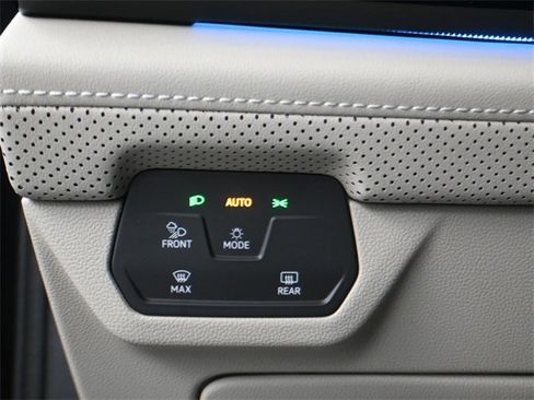 Used 2024 Volkswagen Atlas SEL Premium R-Line image 14