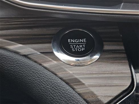 Used 2023 Ford Explorer Limited w/ Limited Technology Package image 27