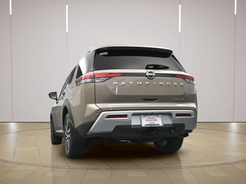 Certified 2024 Nissan Pathfinder Platinum FWD image 30