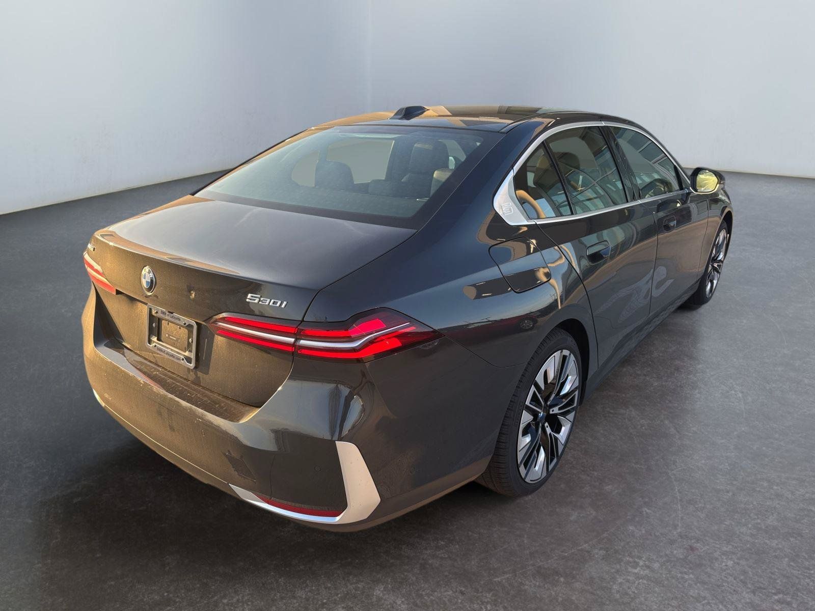 Used 2026 BMW 530i xDrive AWD/4WD image 13