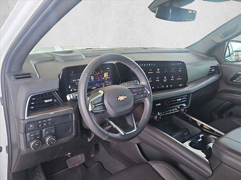 Used 2025 Chevrolet Suburban LS AWD/4WD image 10