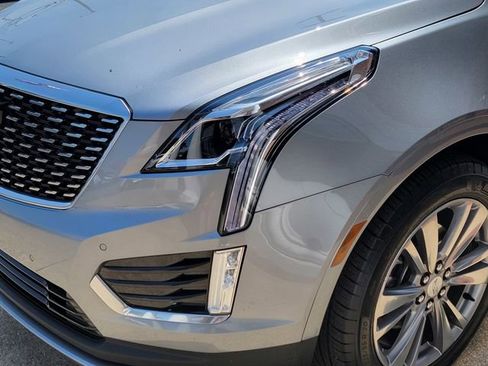 Used 2025 Cadillac XT5 Premium Luxury image 11