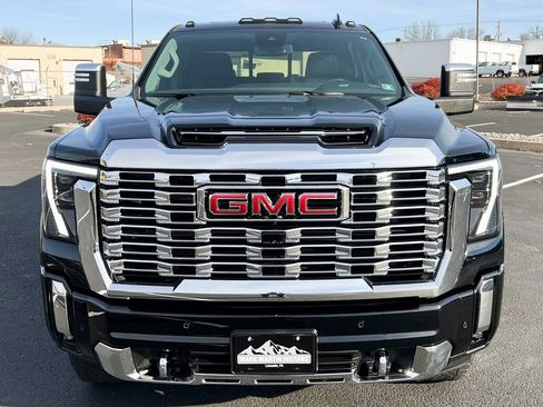 Used 2025 GMC Sierra 2500 Denali image 13