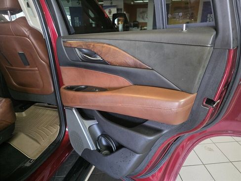 Used 2019 Cadillac Escalade Premium Luxury AWD/4WD image 31