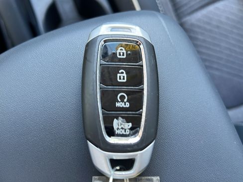 Certified 2024 Hyundai Venue Limited FWD image 26