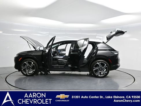 New 2025 Chevrolet Equinox EV LT image 34