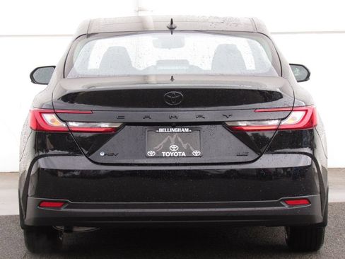Used 2026 Toyota Camry LE w/ Preferred Package 2 (TMS) FWD image 7