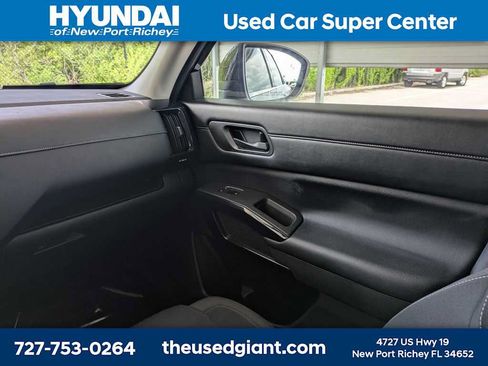 Used 2024 Nissan Pathfinder SV w/ Lighting Package (N92) FWD image 22