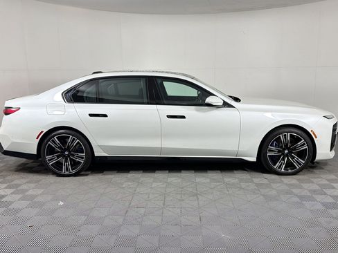 Certified 2023 BMW 760i xDrive AWD/4WD image 8