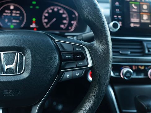 Used 2018 Honda Accord EX image 22