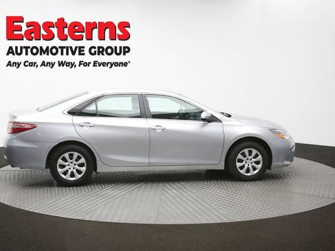 Used 2017 Toyota Camry LE FWD image 43