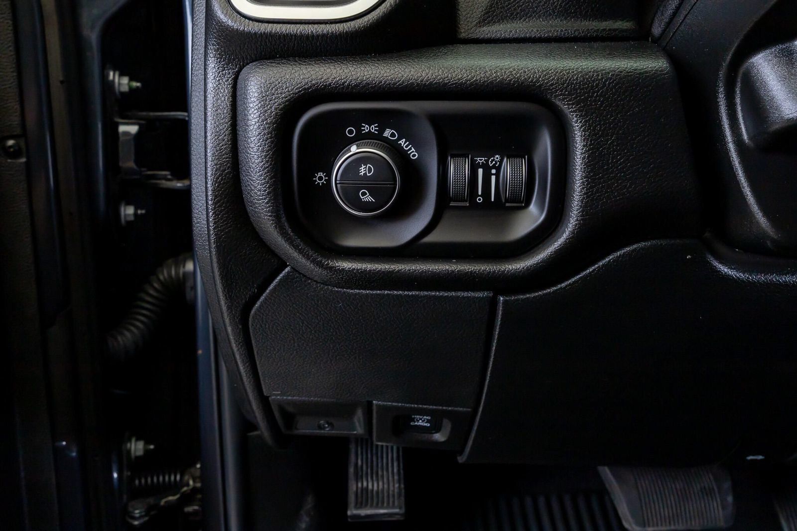 Used 2025 RAM 2500 Laramie w/ Night Edition AWD/4WD image 18
