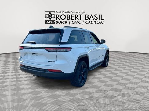 Used 2024 Jeep Grand Cherokee Limited w/ Luxury Tech Group II AWD/4WD image 8