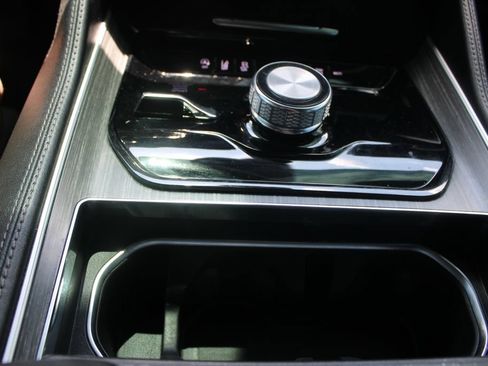 Used 2024 Jeep Wagoneer Series II AWD/4WD image 52