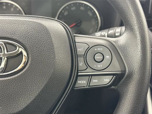 Certified 2019 Toyota RAV4 XLE image 18