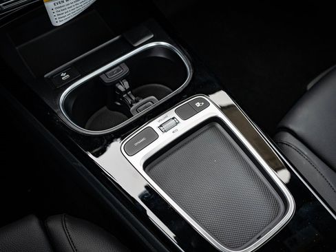 Certified 2025 Mercedes-Benz CLA 250 4MATIC image 34